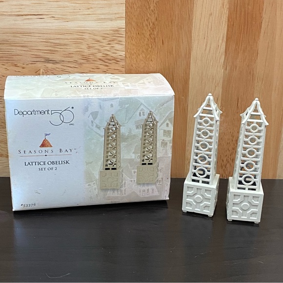 DEPARTMENT 56 Seasons Bay Set of 2 Lattice Obelisk - Picture 1 of 7